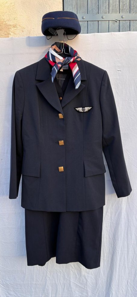 Tailleur jupe marine boutons carre